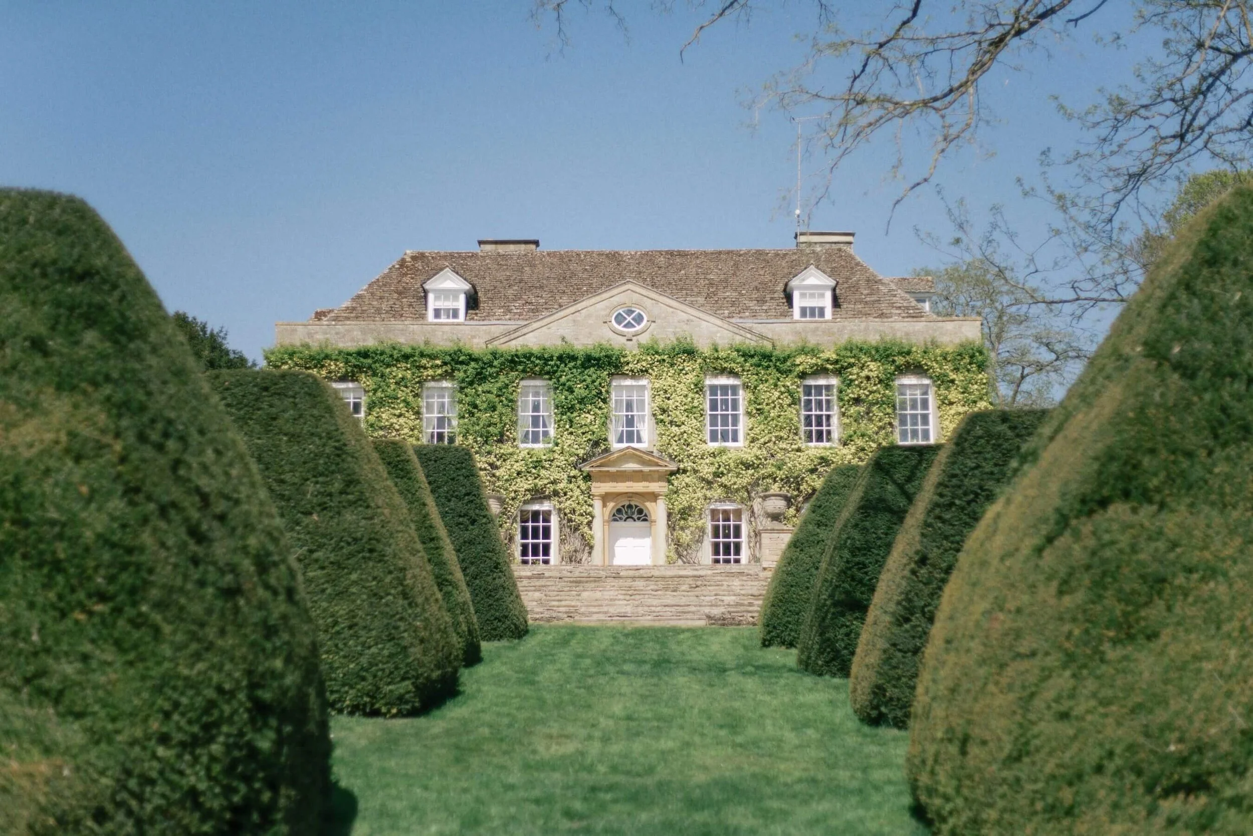 Cornwell Manor luxury wedding venue Sorci Ledyukova florist